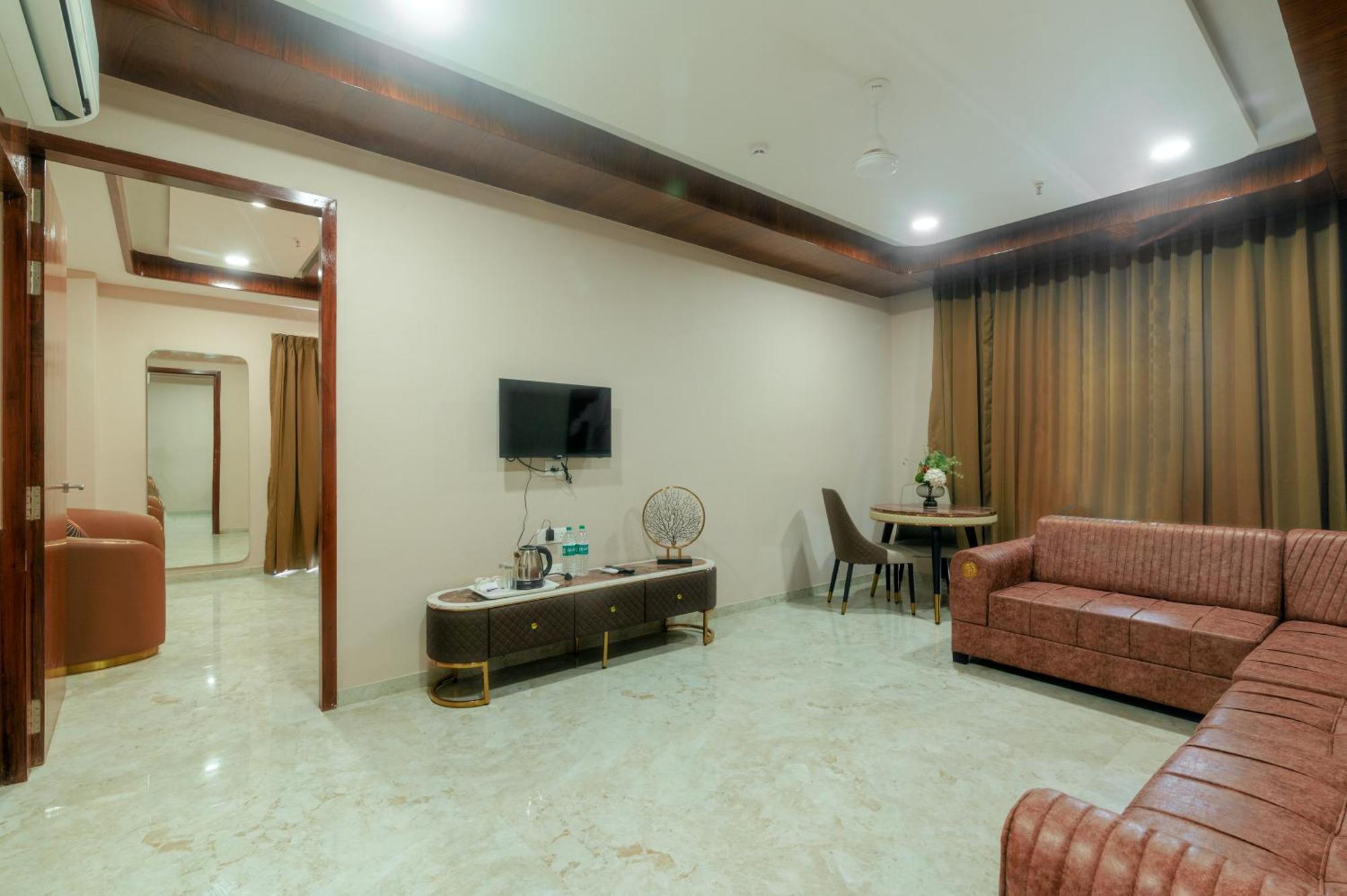 Vits Satyajeet Karad Hotel Exterior foto