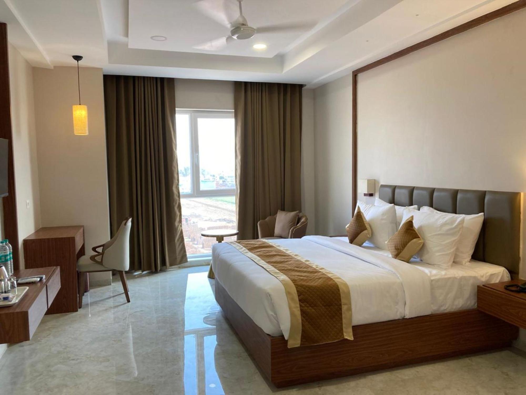 Vits Satyajeet Karad Hotel Exterior foto