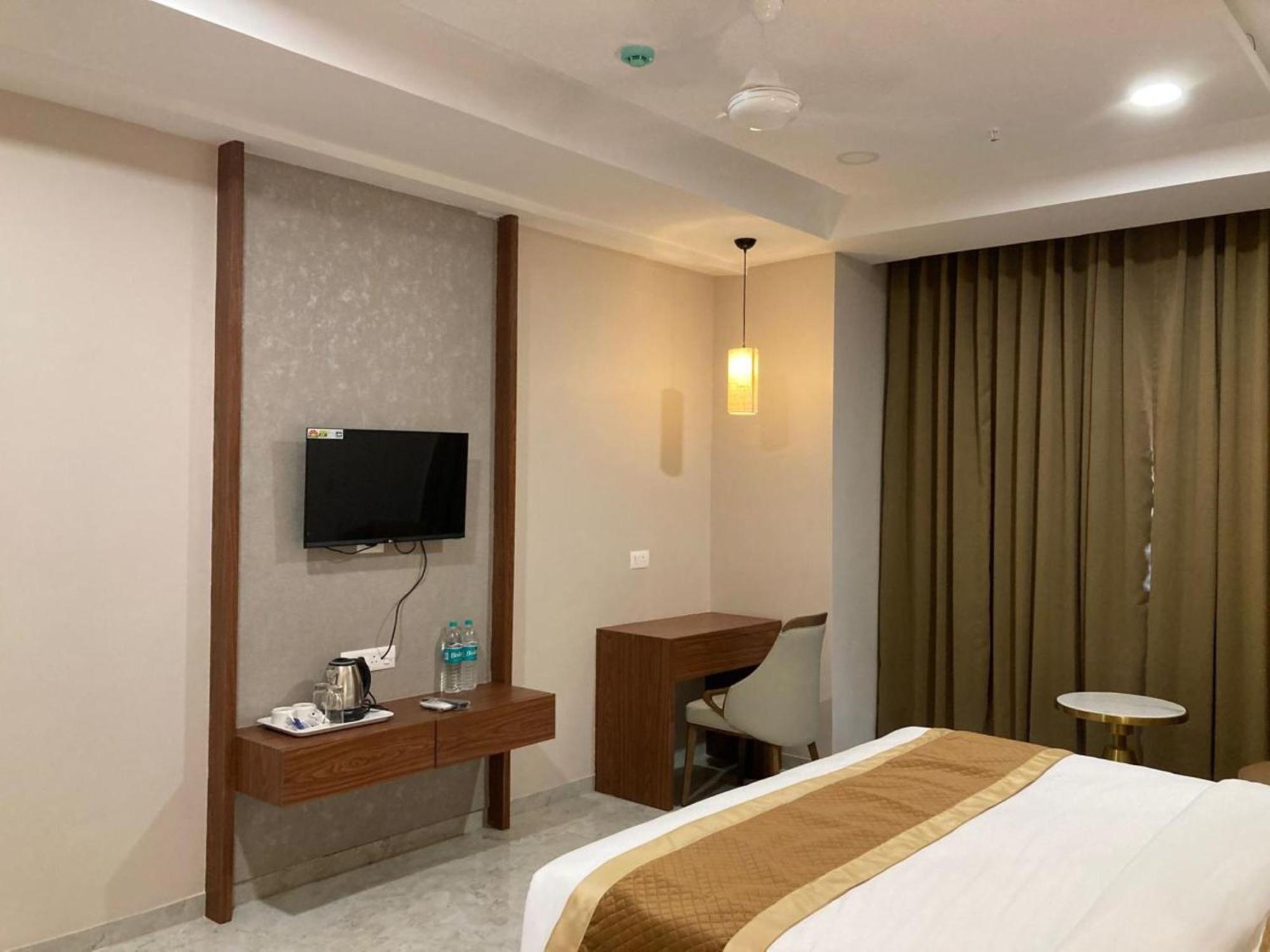 Vits Satyajeet Karad Hotel Exterior foto