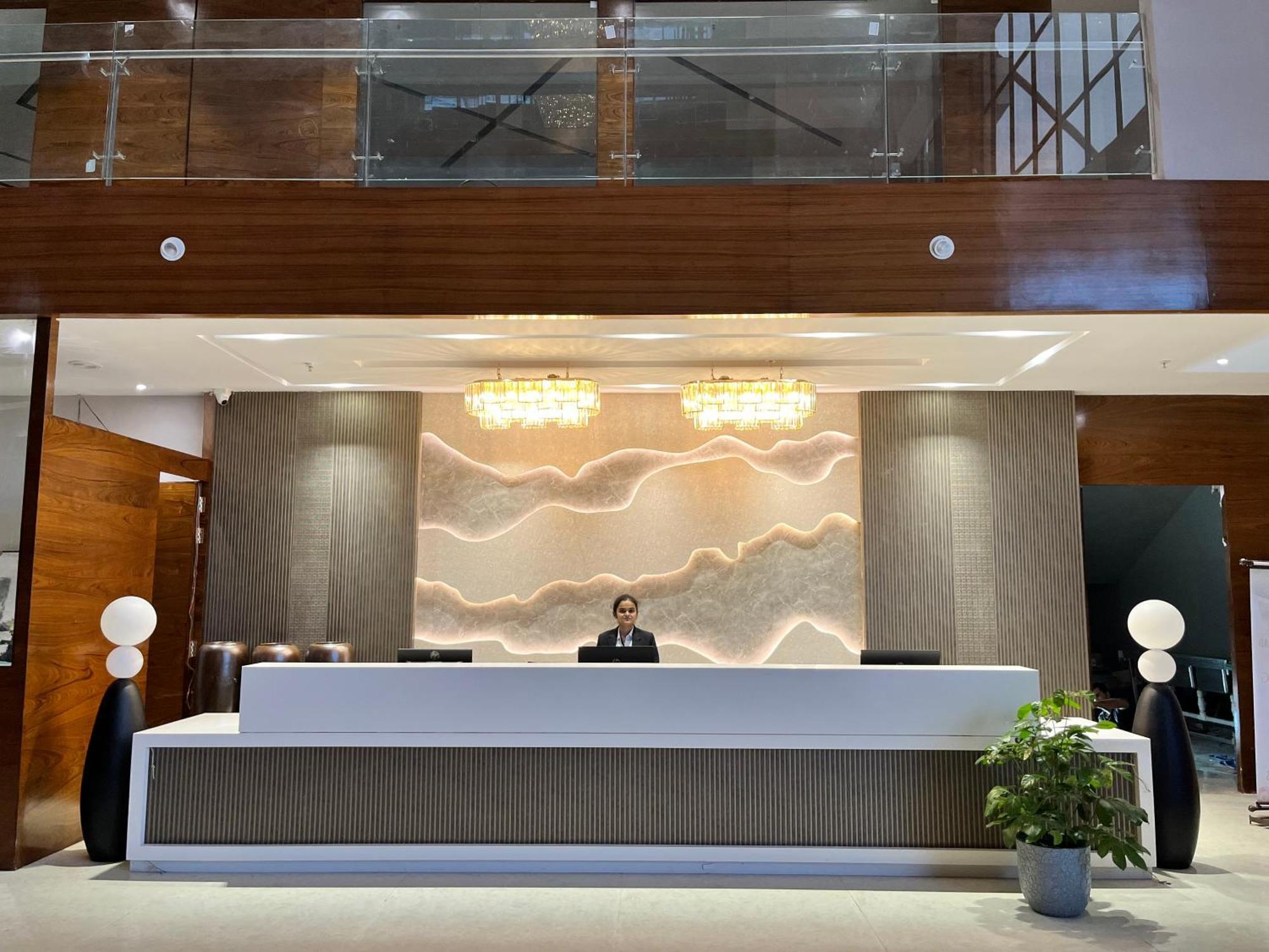 Vits Satyajeet Karad Hotel Exterior foto