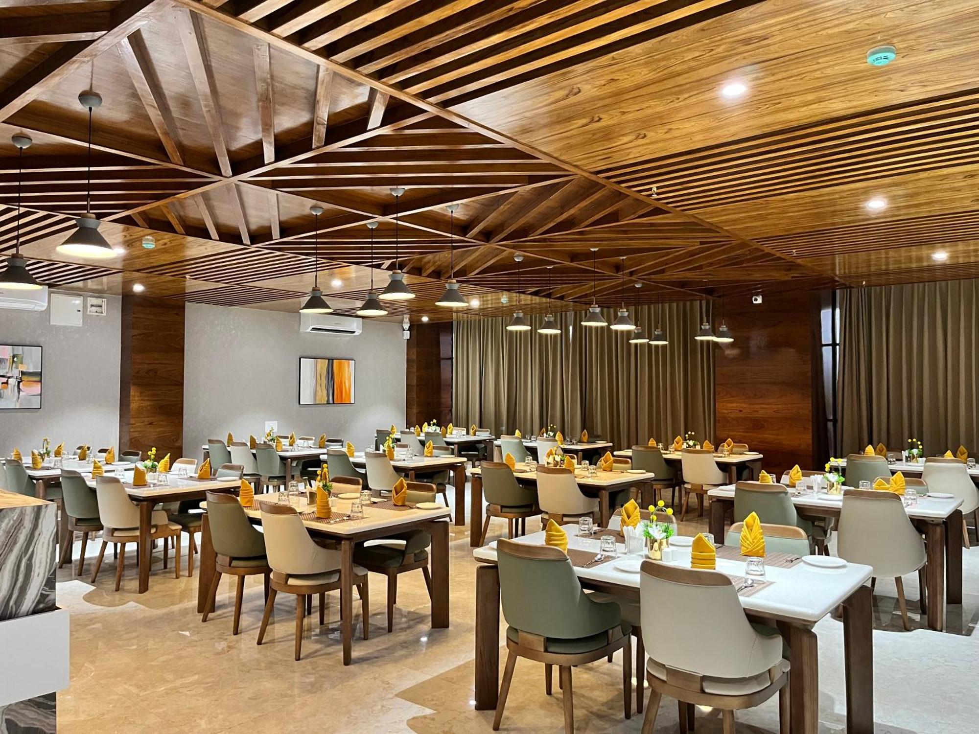 Vits Satyajeet Karad Hotel Exterior foto